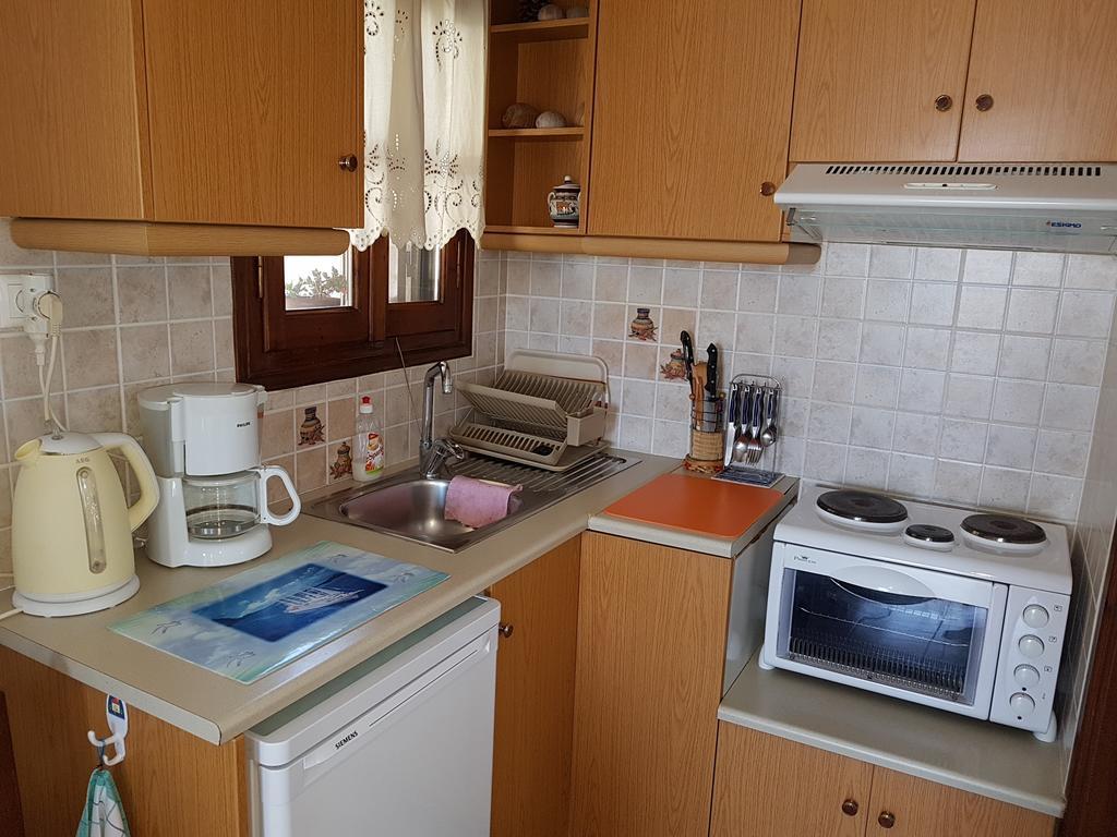 Theo'S Vacation Home Скірос Екстер'єр фото