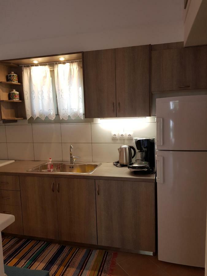 Theo'S Vacation Home Скірос Екстер'єр фото